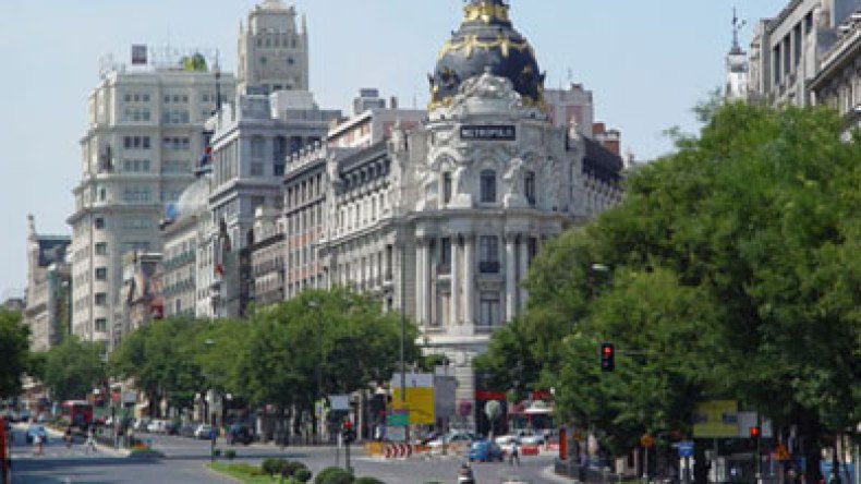 أطفال رضع لعائلات جزائرية ممنوعون من الالتحاق بذويهم في إسبانيا