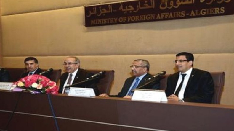 لعمامرة يلتقي ممثلي الملاحظين الدوليين