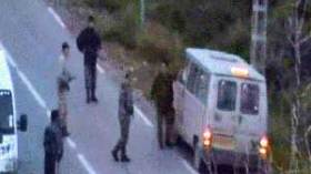 قطاع طرق ينتحلون صفة الإرهابيين للسطو وإبتزاز المواطنين