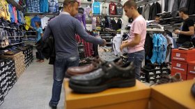 إعادة غلق محلات ومراكز تجارية بسبب التزاحم