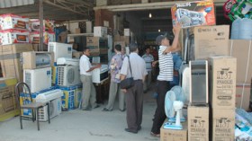 الجزائريون اقترضوا 10 الاف مليار لتأثيث منازلهم وشراء سيارات