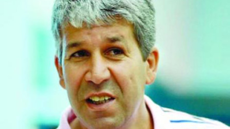 مغارية: طريقة لعب المنتخب الوطني تذكرني بسنوات الثمانينيات