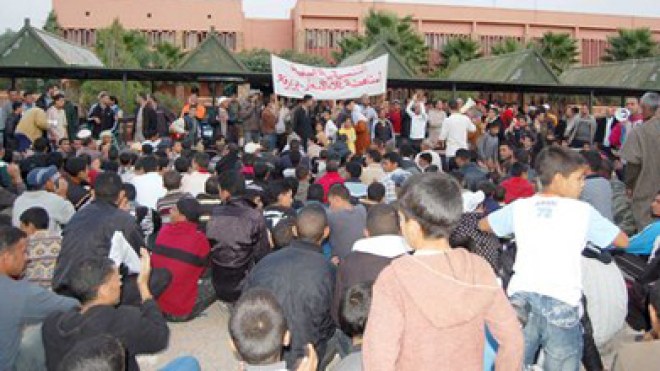 عائلات مغربية تهدّد بالنزوح الى الجزائر هربا من البطالة والجوع