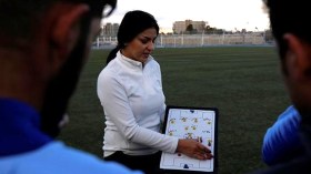 سورية أول امرأة عربية تتولى تدريب فريق كرة قدم رجاليا
