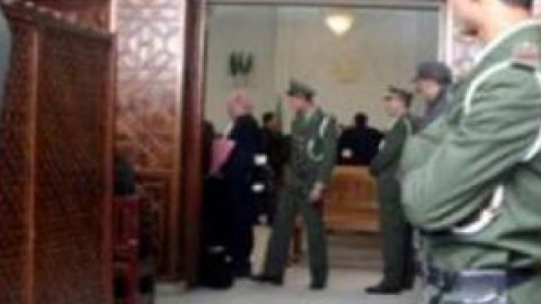 موظفون بـ”الأوبيجيي” يستولون على سيارات وأموال مواطنين