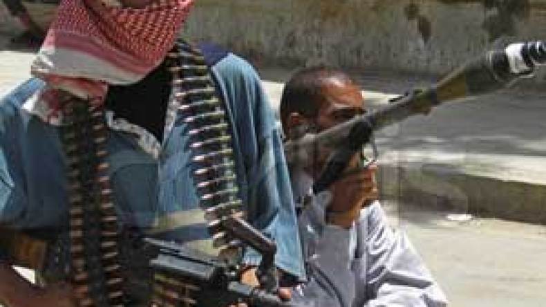 جيش المهدي يرفض القاء السلاح  والصدر يدعو الزعماء العرب لدعم المقاومة