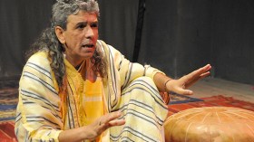 ماحي‮ ‬صديق حكواتي‮ ‬متجول‮ ‬يحمل حقيبة‮ “‬ناس زمان‮” ‬إلى الشارقة