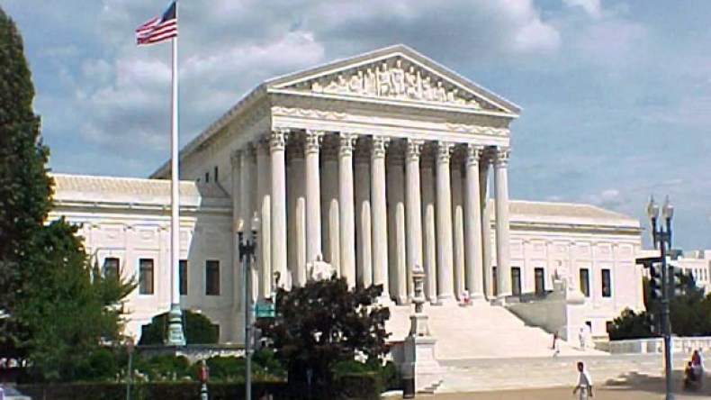 جماعات دينية تدعم مسلمة حرمت من عملها بسبب حجابها في أمريكا