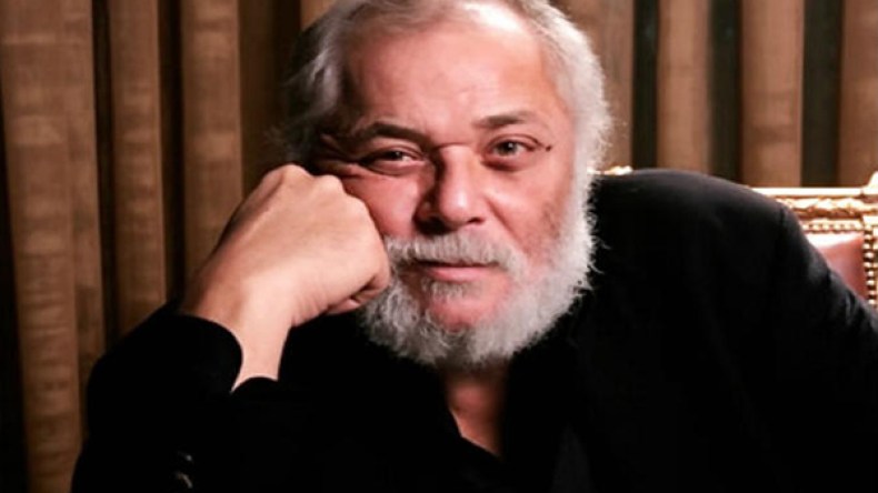 وفاة الفنان المصري محمود عبد العزيز