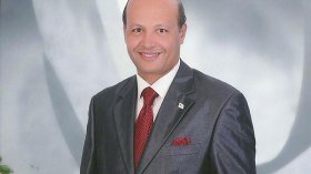 كوني قيادية مع رئيس مجموعة ورماك الدولية