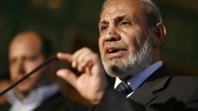 عباس يذهب للمفاوضات ثم يعود بالخزي والعار