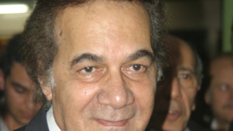 “لا تلوموا الفنانين الشباب فهم لا يشعرون بالأمان المادي”