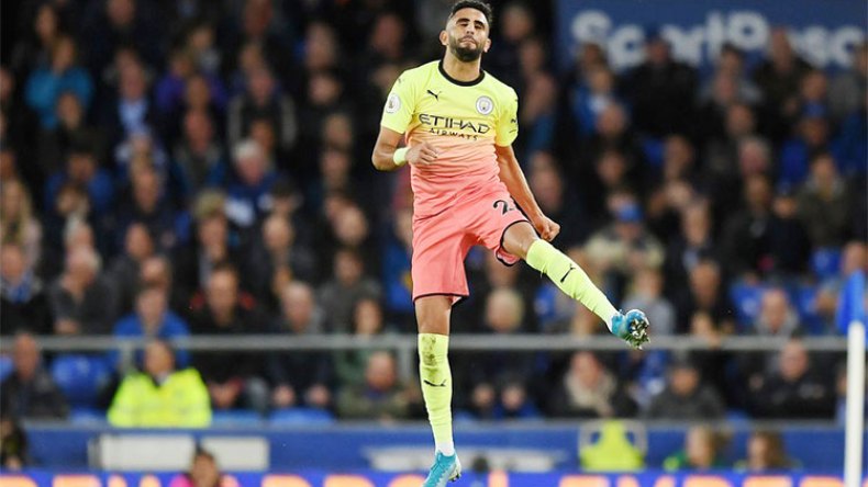 محرز يكشف سر تطوّره ويروي فصولا جديدة عن مشواره الكروي