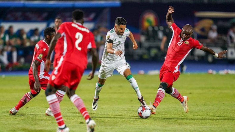 موقع عالمي يصنف محرز أفضل لاعب جزائري في “الكان”