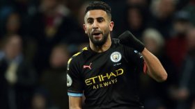 بناصر وفارس “محتجزان”.. و”كورونا” يلاحق أوكيدجة ومحرز!