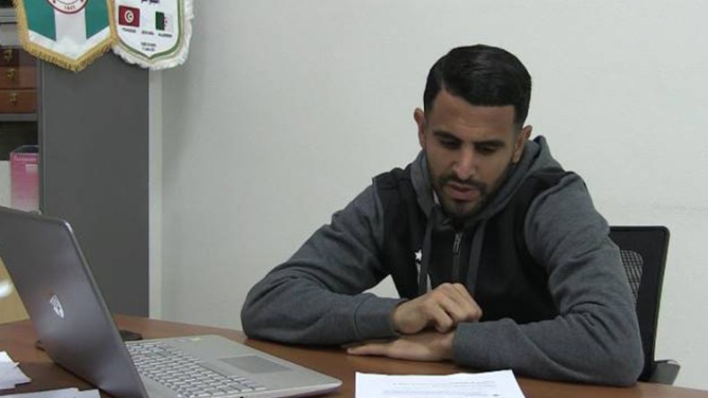 محرز: لا أُشاهد القنوات التلفزيونية الجزائرية ولا أعبأ بِالإنتقادات