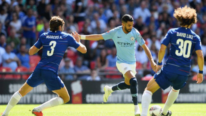 محرز ينال الكأس الإنجليزية الممتازة للأندية