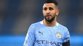 هل أثرت العلاقات العاطفية على مشوار رياض محرز؟