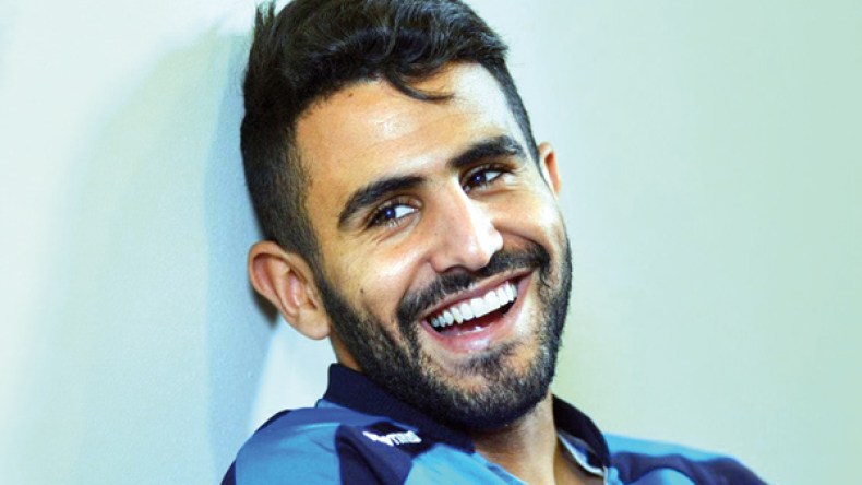 صحفي جزائري  لم يصوت  لمحرز في جائزة فرانس فوتبول!