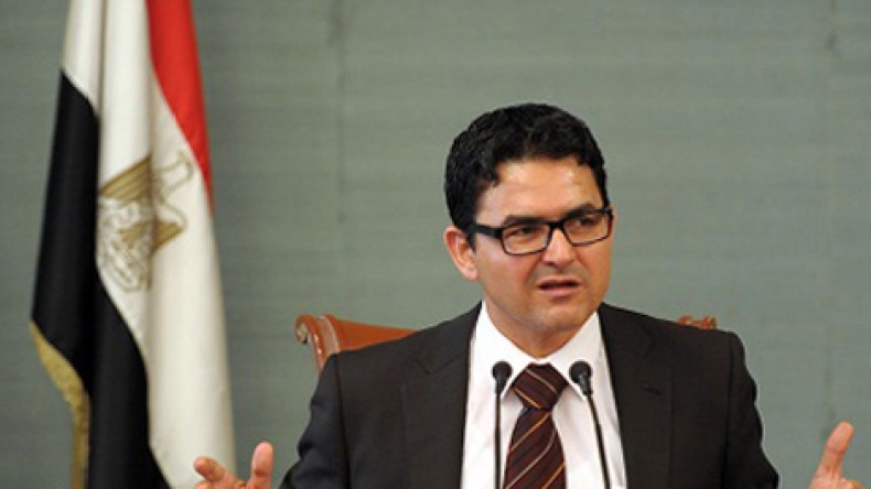 وزير الشؤون القانونية بمصر: قبول الدستور يساوي رفضه لأن لدينا خارطة طريق