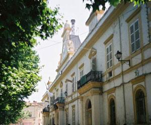 Civil servantsâ€™ salaries reconsidered