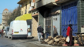 وفاة طفل متفحما وإصابة شقيقه بحروق داخل مستودع بالعاصمة