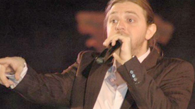 مجد رياض يطرب جمهور جميلة بأغاني العندليب الاسمر