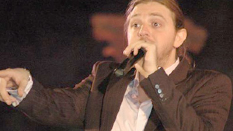 مجد رياض يطرب جمهور جميلة بأغاني العندليب الاسمر