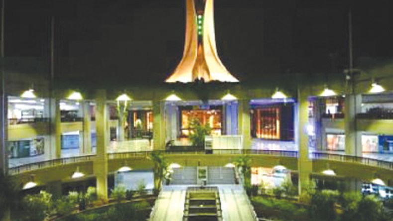 الملهى الليلي “بيانو بار” برياض الفتح يتحول إلى مسرح للطفل