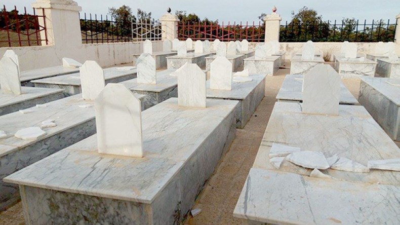 مجهولون يخربون مقبرة الشهداء بـ”بوقعودن” في سور الغزلان بالبويرة