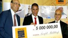 Le champion olympique Taoufik Makhloufi honoré par Sonatrach