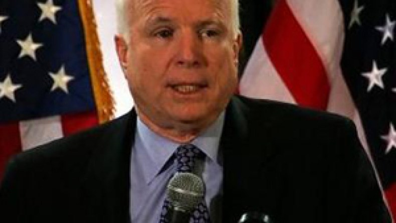 المرشح الجمهوري ماكين: أتمنى موت كاسترو في القريب العاجل