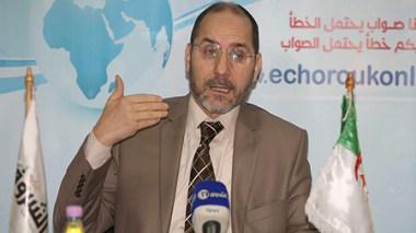 Makri: «Il est difficile de changer le système de l’extérieur»