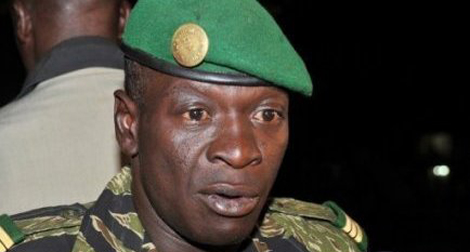 Mali : le chef de la junte annonce “rétablir” la Constitution et les institutions