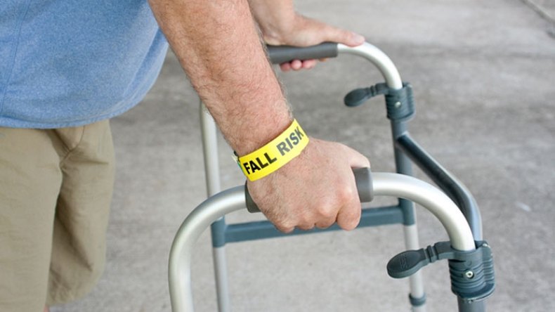 700 مريض ينتظرون مفاصل اصطناعية منذ سنوات..