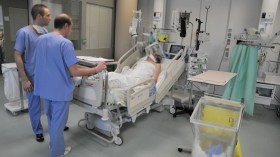 سماسرة يعبثون بالمرضى و”يبزنسون” في تحويل “الدوفيز” للخارج!