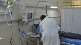 مير يعتدي على مواطن ويدخله المستشفى بمعسكر