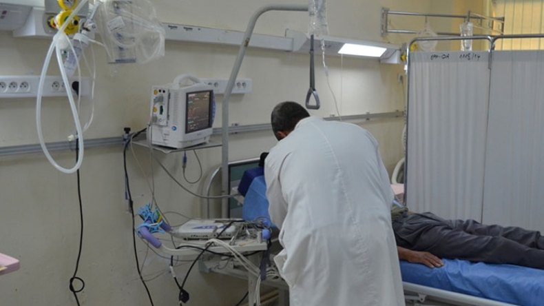 مير يعتدي على مواطن ويدخله المستشفى بمعسكر