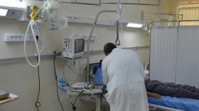 زوج معلمة “يركل” مدير مدرسة حتى الإغماء بخنشلة!