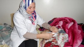 “ملائكة الرّحمة” في بيوت المسنّين والعجزة