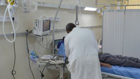 حلويات فاسدة تدخل 60 شخصا المستشفى في سعيدة