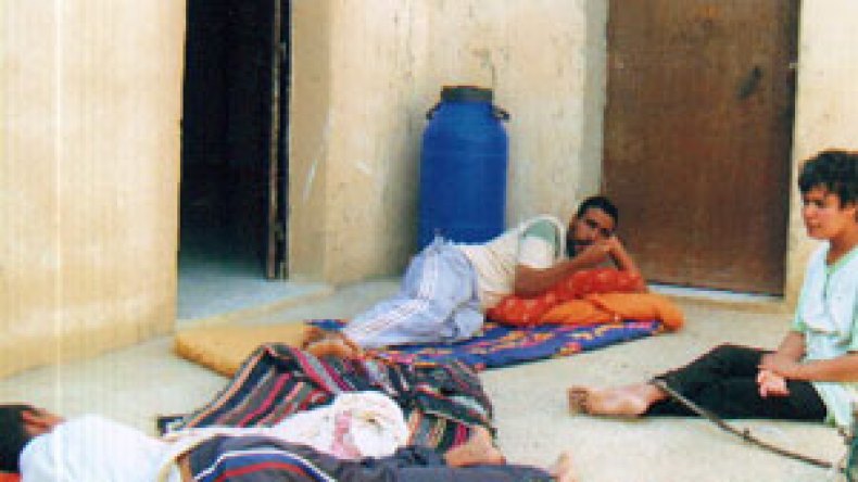 ثلاثة أشقاء مقيدون إلى الحجارة بسبب فقدان التمييز