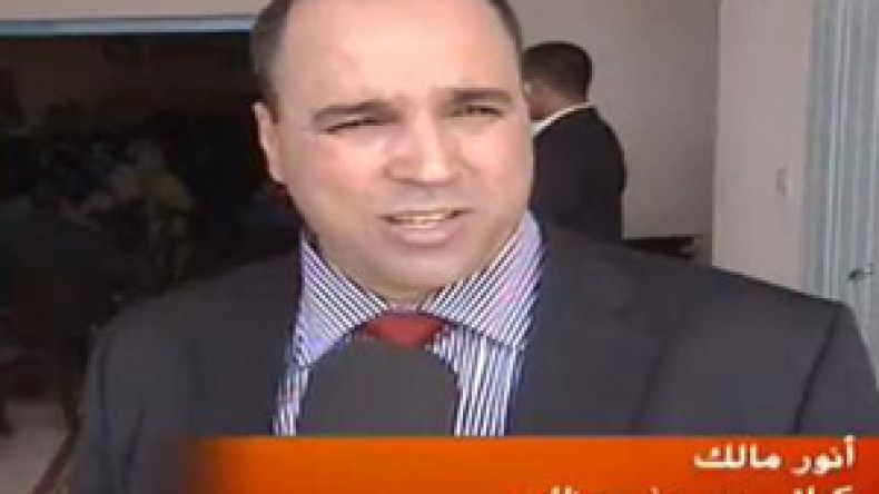 ” الشروق ”  تهزّ  أركان  المخزن  المغربي  باختراق  الصحفي  أنور  مالك  لمنطقة  الداخلة  المحتلة