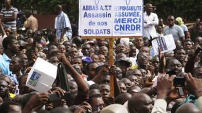 Mali protests at Ecowas deal for Djouncounda Traore to stay