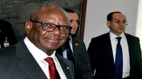 رئيس الوزراء المالي يحل بالجزائر