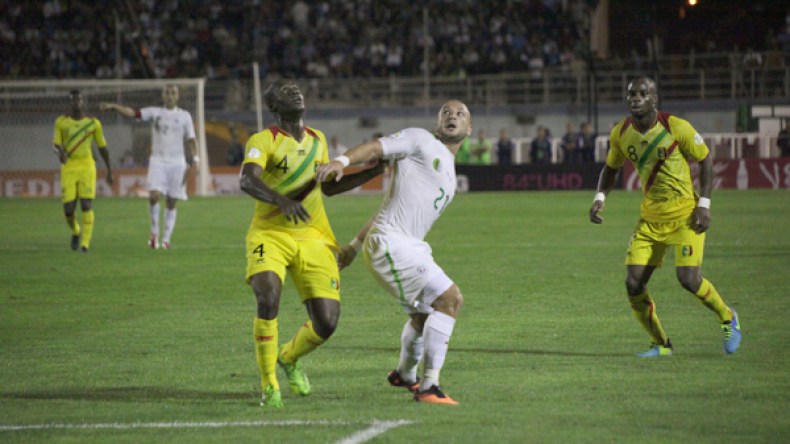 تحسبا لمواجهة الجزائر ـ مالي…اجتماع تنسيقي بوزارة الداخلية