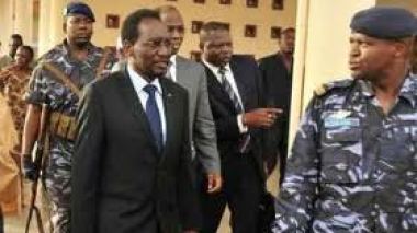 Mali : le président par intérim attaqué par des contestataires de l’accord de sortie de crise