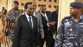 Mali : le président par intérim attaqué par des contestataires de l’accord de sortie de crise