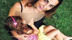 أسترالية لاتزال تُرضع ابنتها ذات الـ6 سنوات!