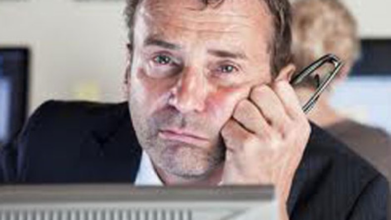 غيرة أصحابي ستفقدني وظيفتي ونجاحي